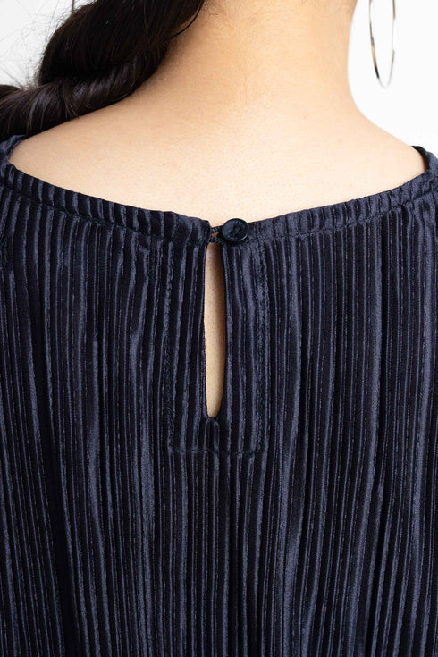 The Black Oversized Pleated Kimono Top