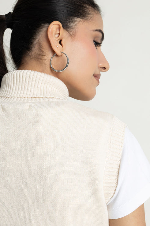 Sleevless Turtle Neck Sweater